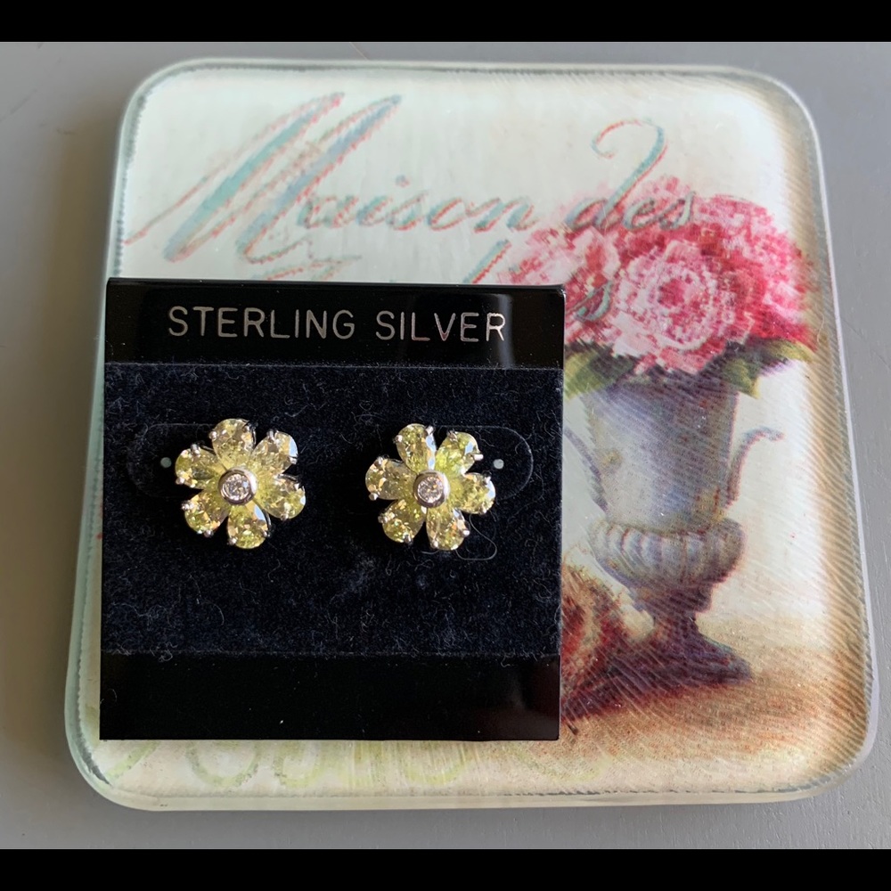 EUC SterlingSilver Lemon Quartz. Floral Earrings